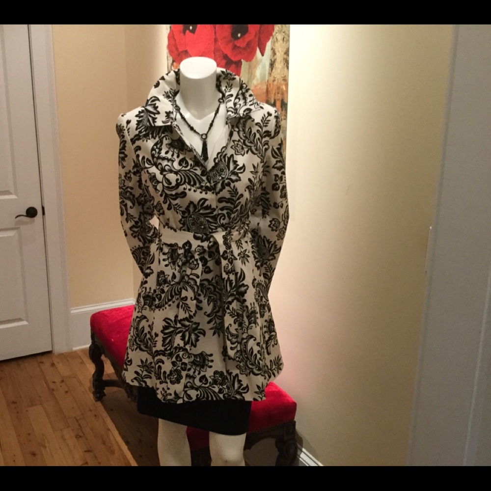 White House/Black Market Coat